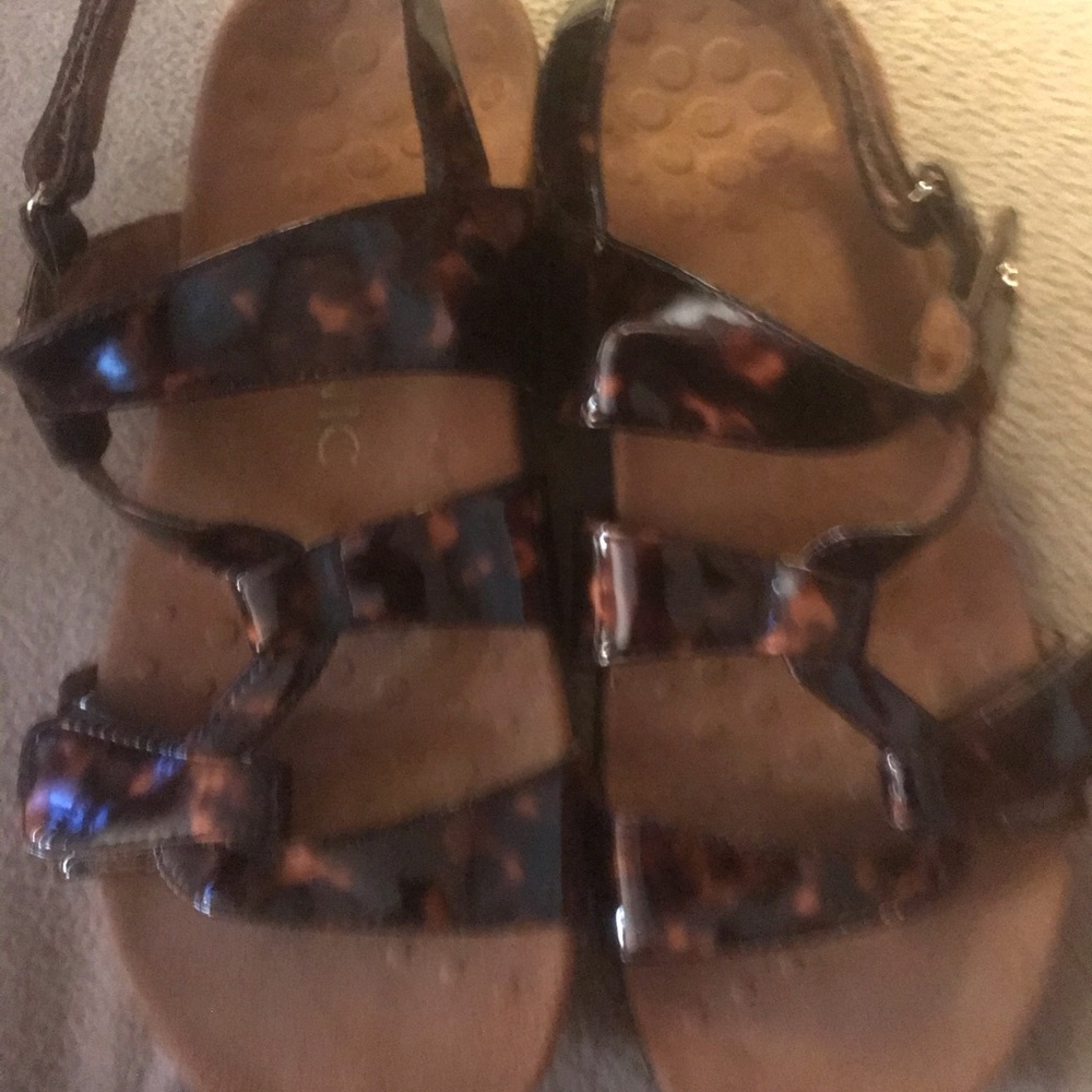 Vionic Tortoise Color Sandals - image 4